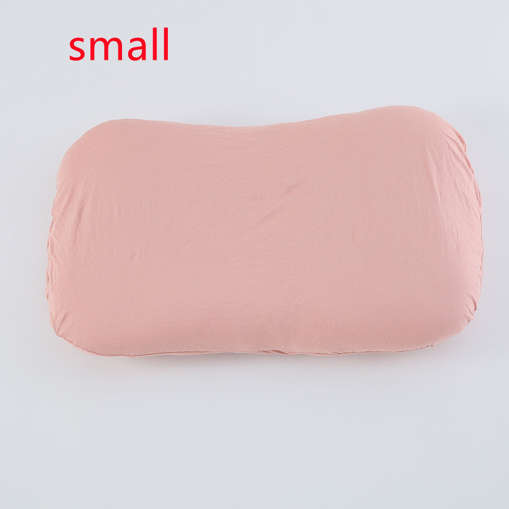 やわらかな布素材と縁のクッションの厚みがわかる側面クローズアップ
