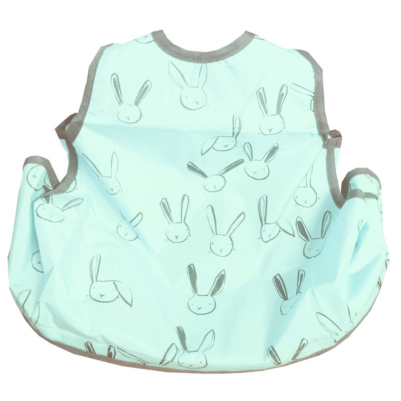 折りたたみ収納ができる便利なベビーエプロン
