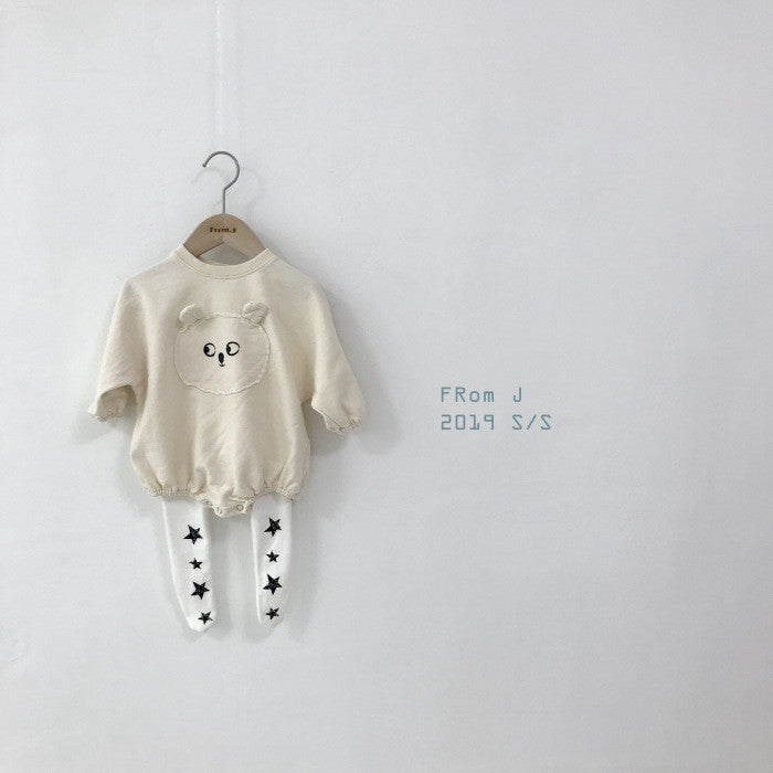 コットン素材のかわいい長袖ベビー服
