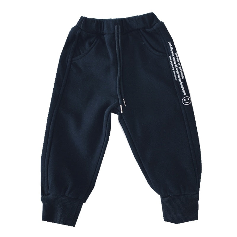 ブラックカラーの冬用ジョガーパンツ
