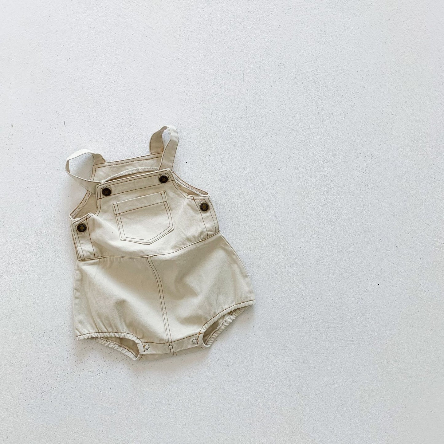 動きやすくおしゃれが決まる ベビーサロペットロンパース 無地デニム コットン95% ノースリーブ 66~100cm