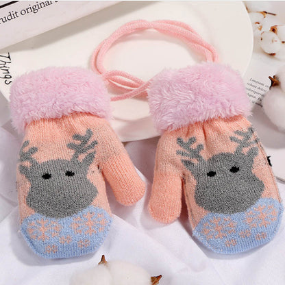 ピンクベビーミトンの柔らかい素材写真
