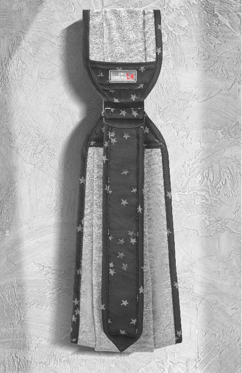 ワンショルダースリングの固定部ディテール クッション入り肩パッド（負担軽減）
