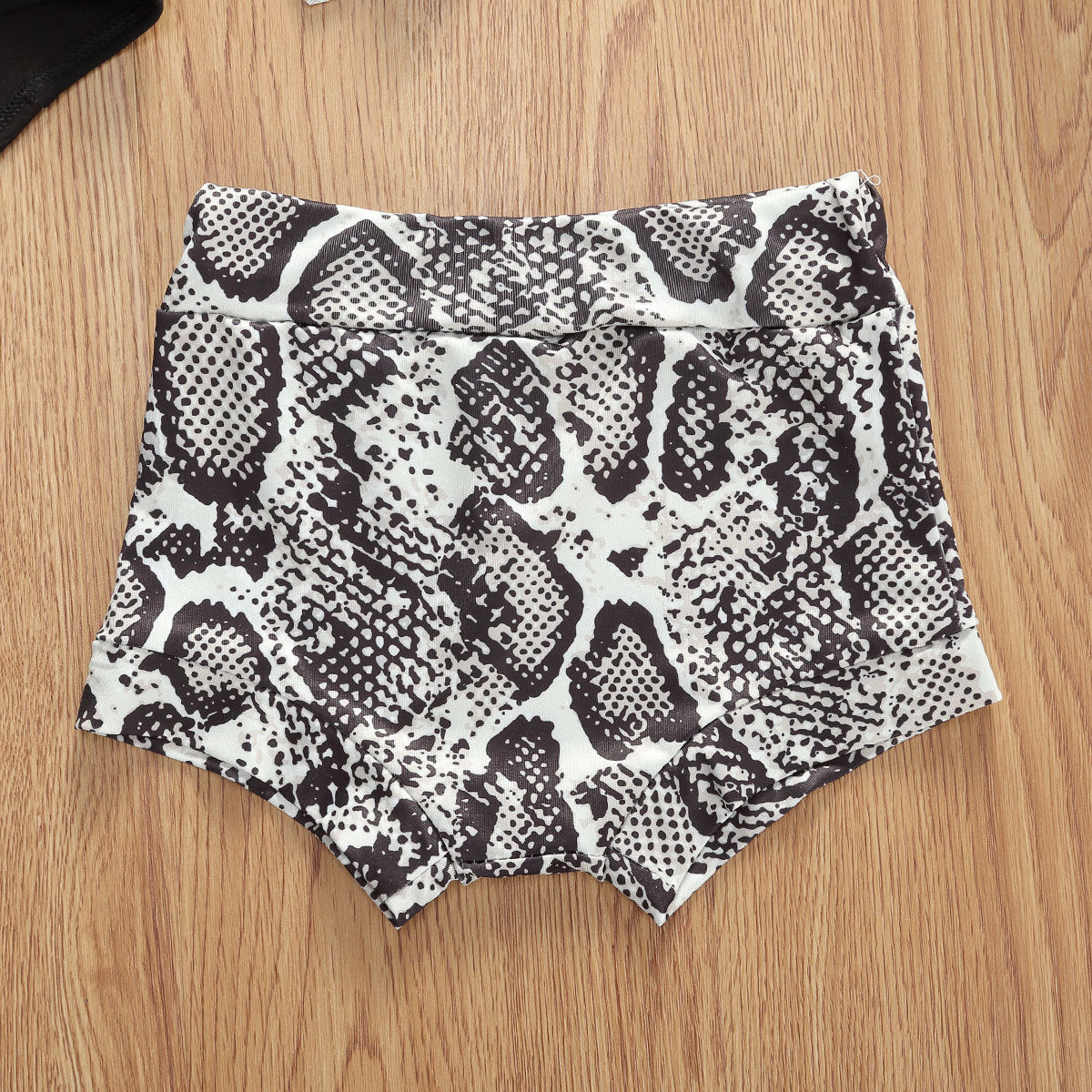 パパとおそろい気分が叶う ベビー半袖ロンパース＆パイソン柄ショーツ＆ヘアバンド3点セット レタープリント コットン90% 70〜100cm