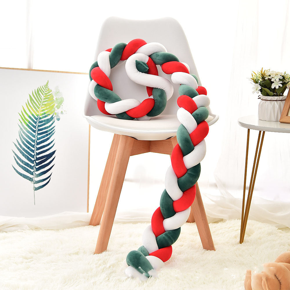 パステルカラーの手編みベビー寝具
