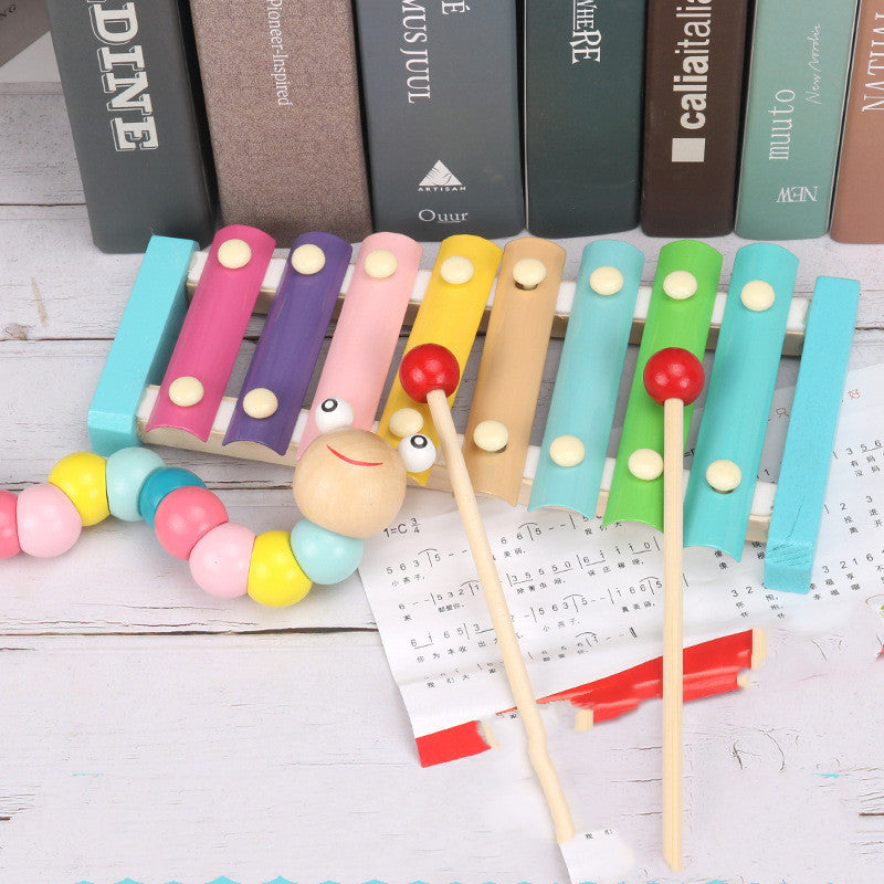 ビーズと紐をトレーに並べた整理収納の様子
