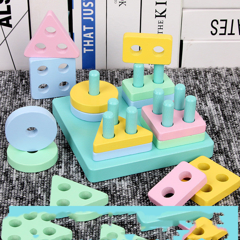 テーブル上でセット一式を配置した写真
