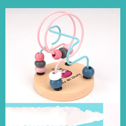 テーブル上でセット一式を配置した写真
