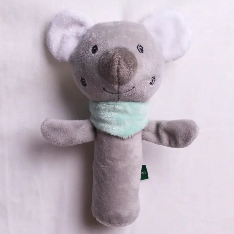 コアラモチーフのBIBI笛ぬいぐるみラトルを正面から撮影した写真  
