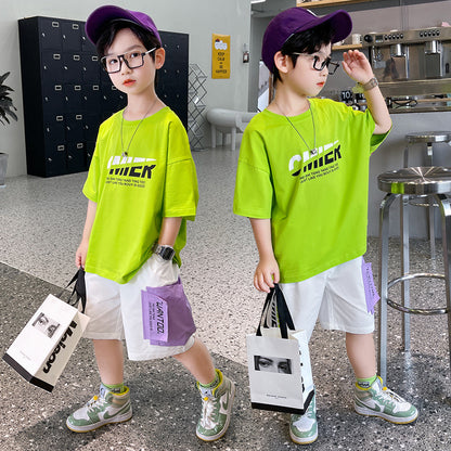 さらっと軽やかで夏コーデが即完成する 男の子薄手半袖Tシャツ＆ショートパンツセット ロゴプリント コットン 120~170cm