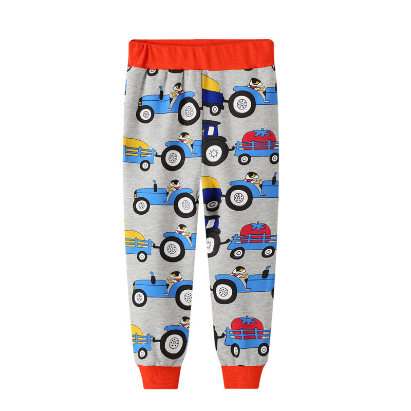 おうち時間もぐっすり快適に過ごせる 男の子長袖パジャマ上下セット はたらく車プリント ニットコットン100％ レッド 2~7歳