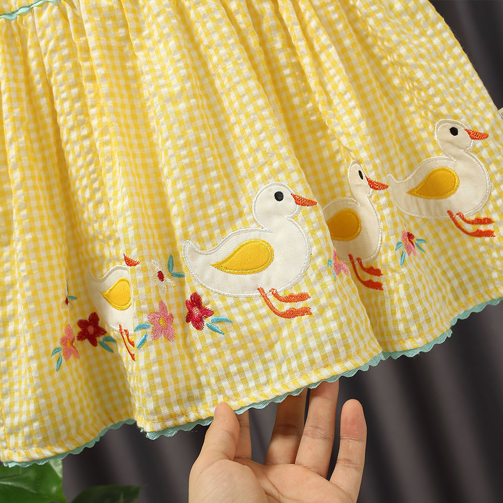 やさしい可愛さでおでかけが映える 女の子ノースリーブワンピース ギンガムチェック あひるアップリケ 花刺繍 ラビットファー素材 73~130cm