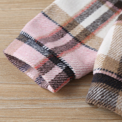 ピンクチェック柄コートの素材ディテール
