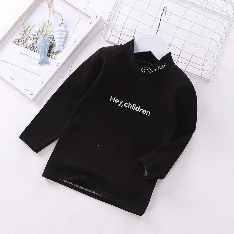 ハイネックデザインの子ども用長袖Tシャツを並べたカラーバリエーション
