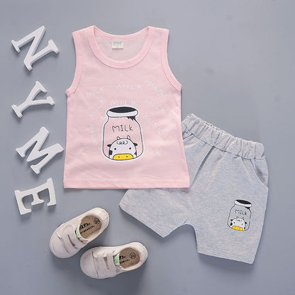 さらっと涼しく毎日が快適にきまる 子どもノースリーブ上下セット ミルクボトルカートゥーンプリント コットン薄手 ショートパンツ 80~110cm