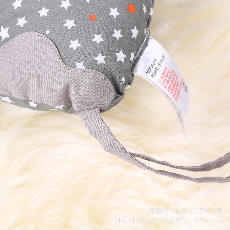 グレー系トーンで揃えたぞうさんベビーベッドガードのコーディネート写真（ベビー寝具ガード）
