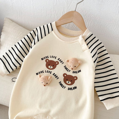 ボーダー柄スリーブとクルーネックが特徴のテディベア長袖ベビーカバーオール上半身ディテール
