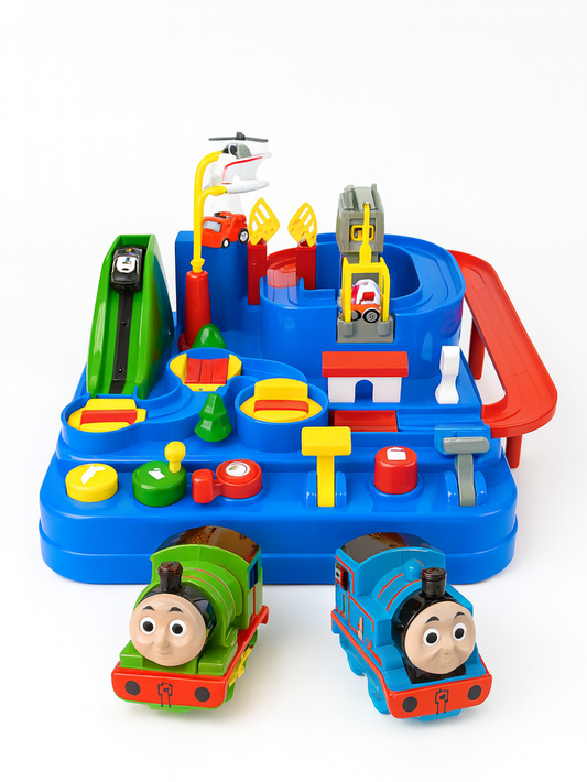 青いコンソールトラック台の上でレバーやボタンが並びミニカーとミニトレインがセットになった全体写真
