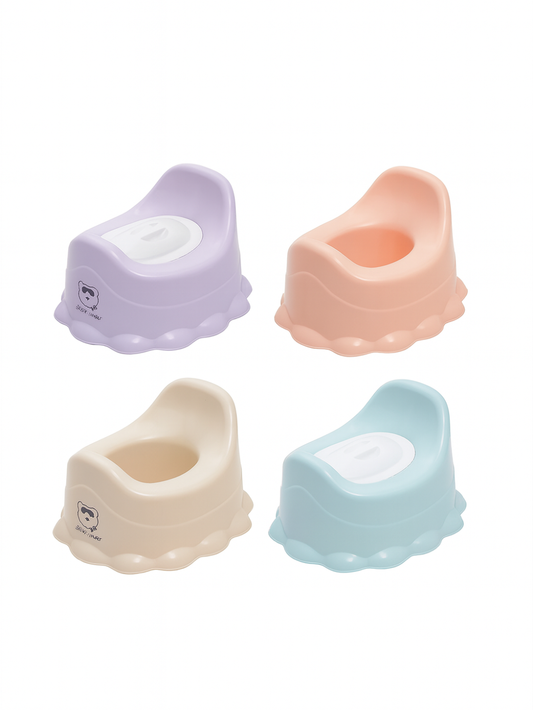 ピンク・スカイブルー・パープル・カーキの子ども用補助トイレを床に並べた室内イメージ画像（ベビーポータブルトイレ）
