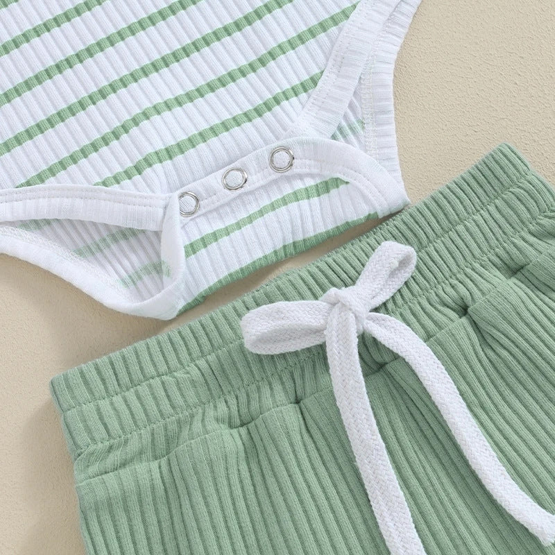 ボディスーツの股下スナップ仕様ディテール
