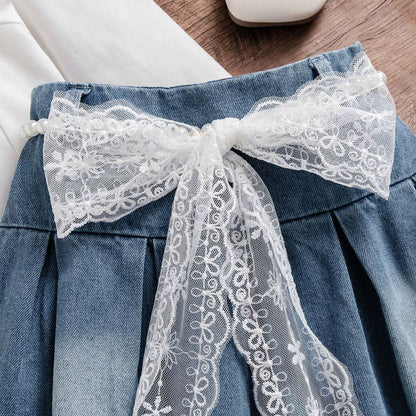 ウエスト部分のフロントタイリボン結びをアップで写したクローズアップ画像
