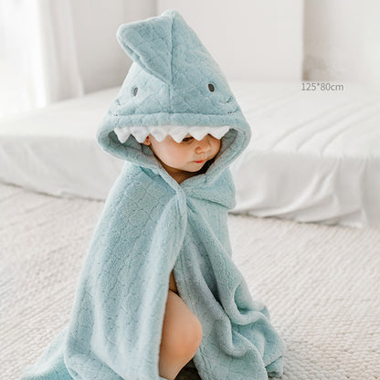 シャークカラー アニマルフード付きベビーバスタオル 着用イメージ（綿100%・冬向け）
