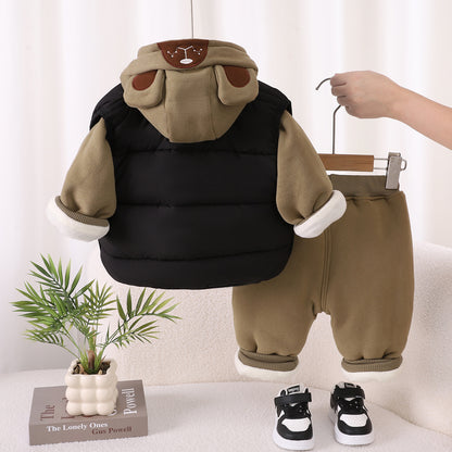 フード付きジャケットを含む冬用キッズ三点セット着用写真
