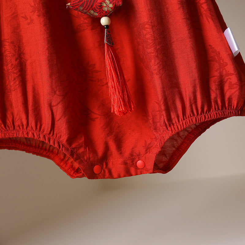 軽やかチャイナ風が映える ベビー三角ロンパース レッド・アプリコット タッセル付き レーヨン 66~90cm