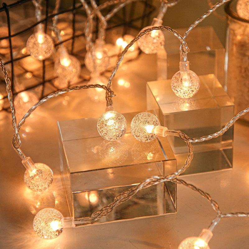 惑星バブルボールLEDストリングライト 暖色 吊り下げ使用例 ルームデコ
