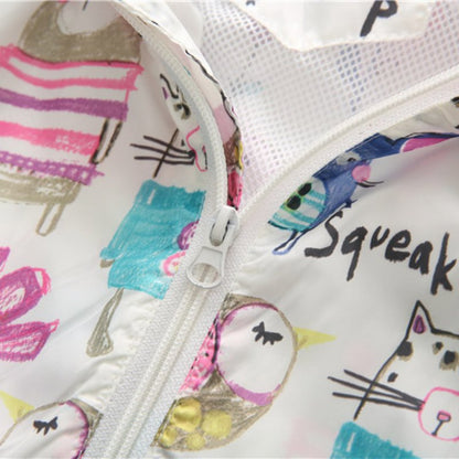 ジッパーを開けて羽織りとしても使える女の子長袖パーカー
