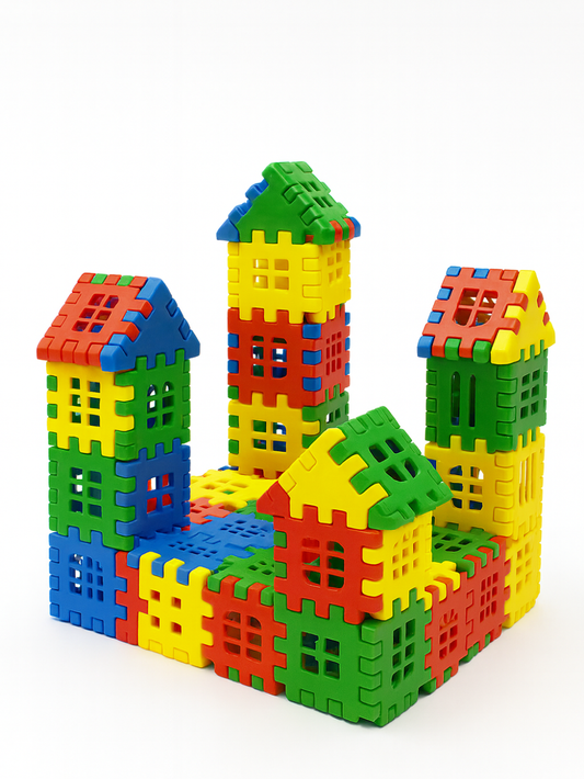 125ピーススクエアブロックで高いタワーと橋を組み合わせた街づくり作品
