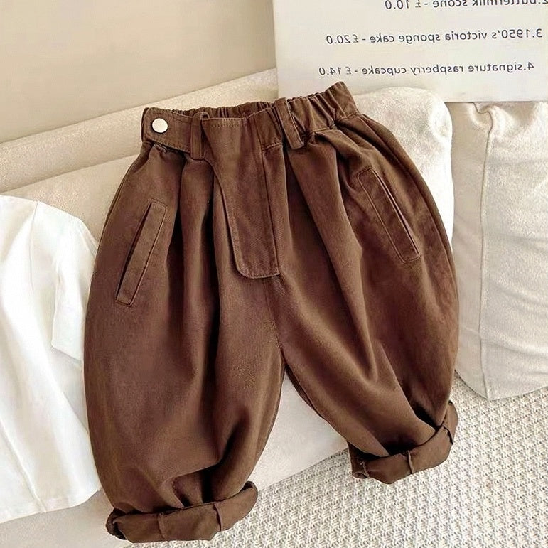 動きやすい男女兼用クロップドパンツ
