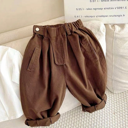 動きやすい男女兼用クロップドパンツ
