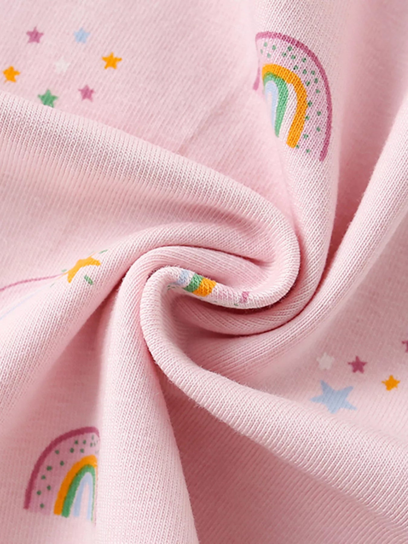 ふんわり広がるスカートシルエットのキッズ長袖ワンピース
