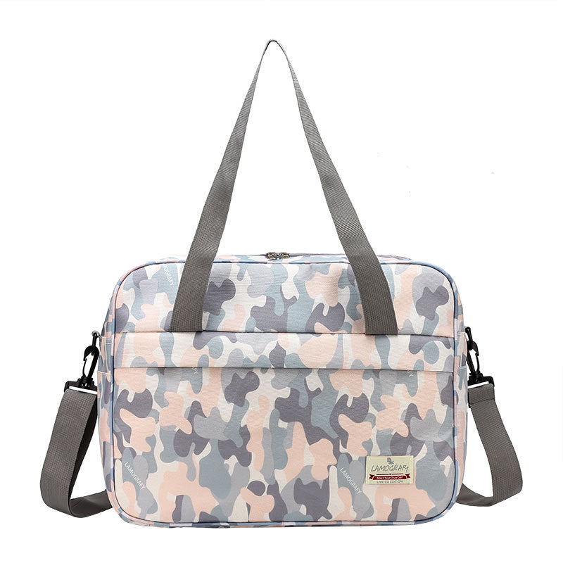 【大容量36〜55L】カモフラ柄ナイロンおむつバッグ ショルダータイプ ファスナー開閉 書類ポケット付き