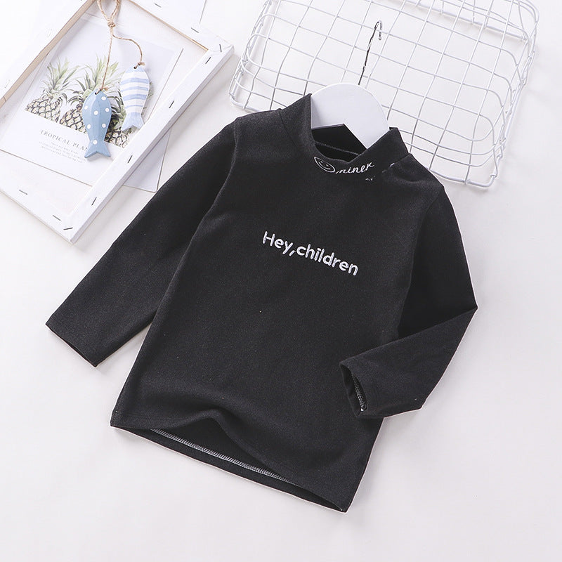 ダークグレーカラーの無地長袖ハイネックカットソー
