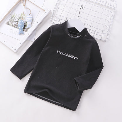 ダークグレーカラーの無地長袖ハイネックカットソー
