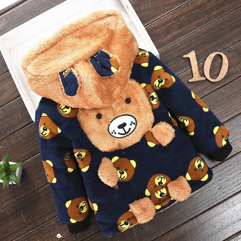 黒地にクマ総柄と立体くまモチーフ付き子供用冬ジャケット正面画像
