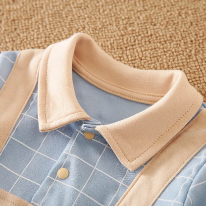 襟付きシャツデザインのベビーロンパース ベージュカラーの襟元ディテール
