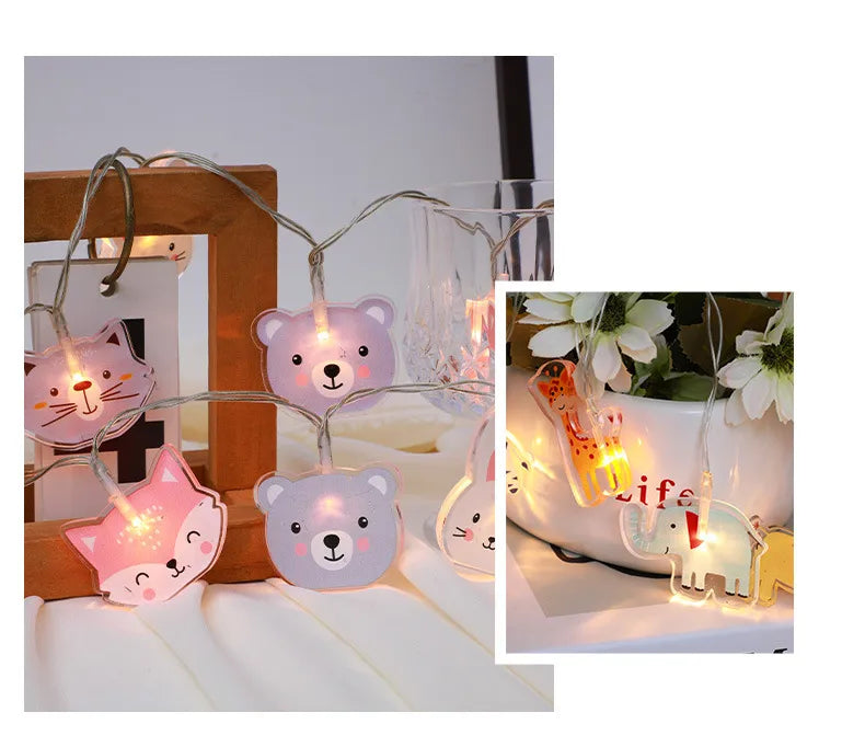 アクリルアニマルLEDストリングライト テーブル上のフレームとグラスに入れた灯り 花瓶横のルームデコ 点灯イメージ
