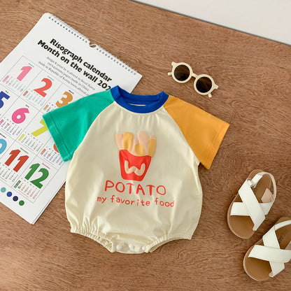 ハンガーに掛けたボディースーツ全体写真
