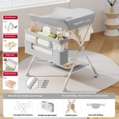 おむつ交換に便利な収納付きベビーテーブル

