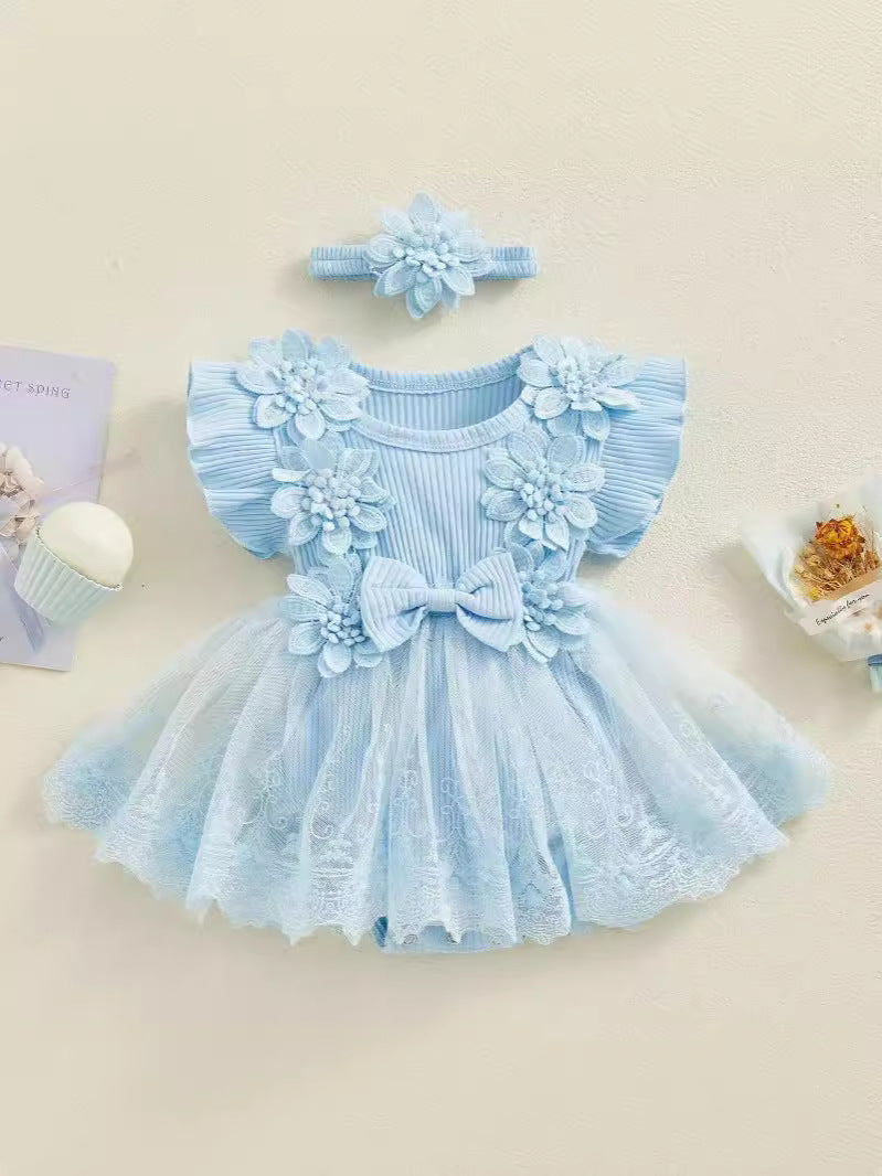 スカイブルーの立体フラワー刺繍チュール付きドレスボディスーツ
