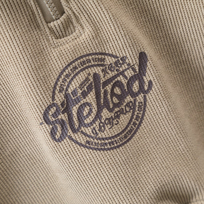 胸元にカートゥーンロゴとレター柄が入った男の子トレーナー
