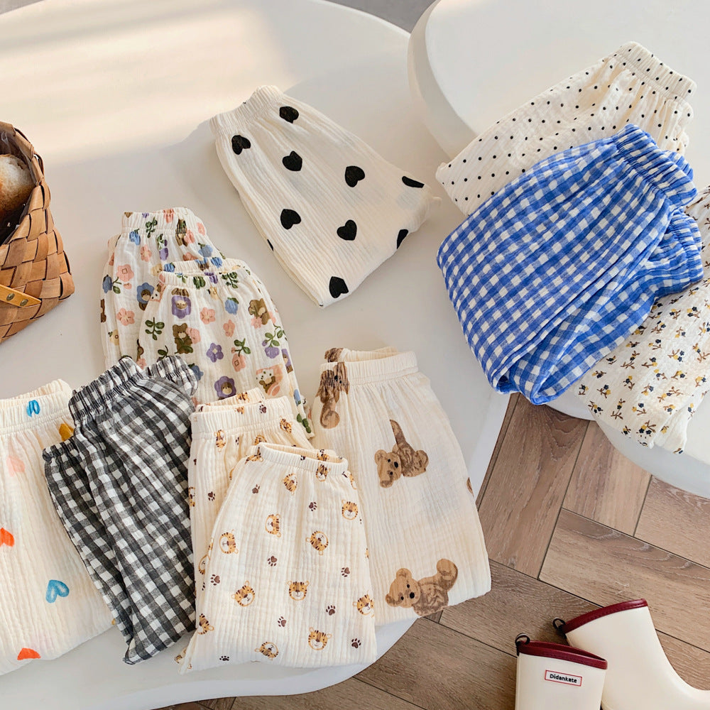 通気性が良く蚊から肌を守りやすい子どもロングパンツ
