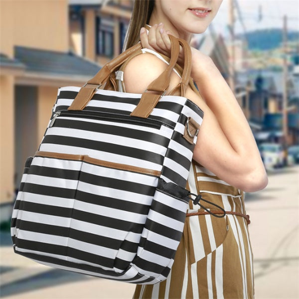 グレーウェーブ マミーバッグ シンプルな外出イメージ
