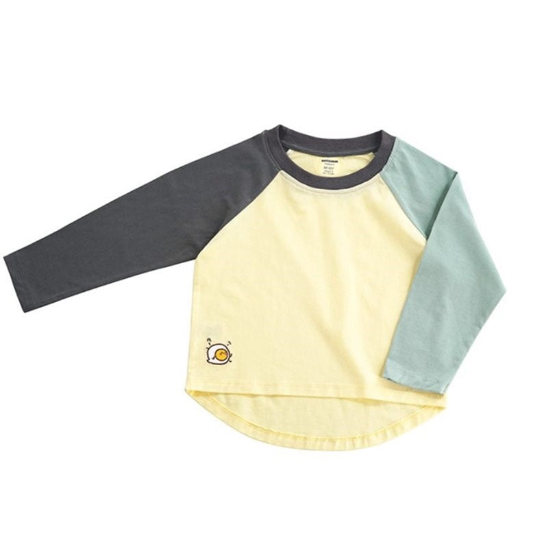 コットン100％生地を使用したユニセックス長袖キッズTシャツ
