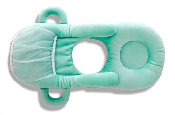 グリーンカラーのふんわり授乳クッションが中央に置かれた単体イメージ (授乳クッション ベビーピロー グリーン)
