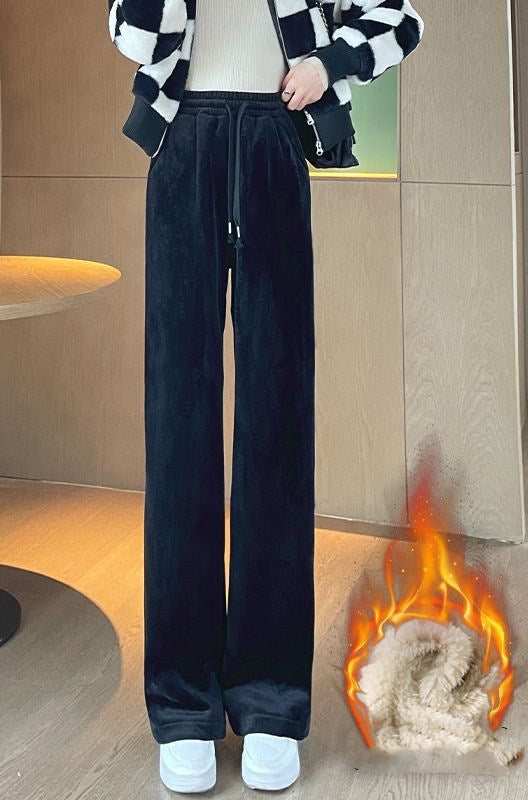 きれいめに合わせたマタニティコーデュロイパンツのコーディネートイメージ
