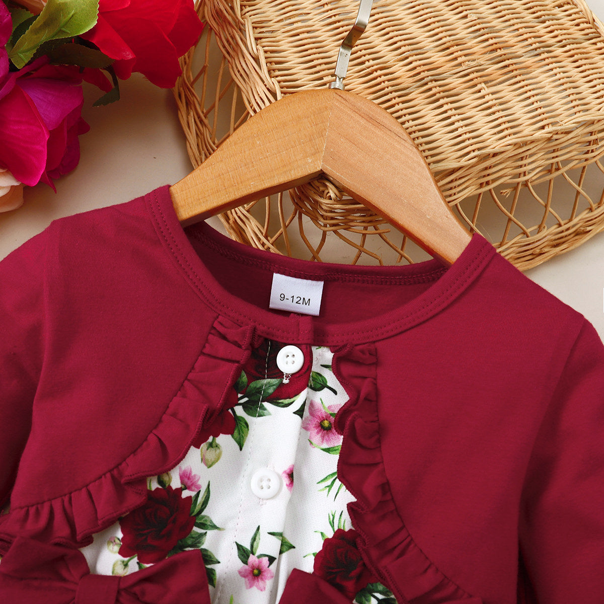 フリルデザインが可愛い女の子ドレス
